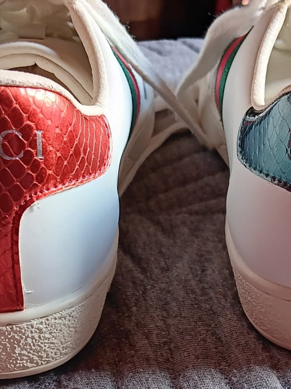 Gucci Ace Bee Embroidered Sneakers - Picture 5 of 10